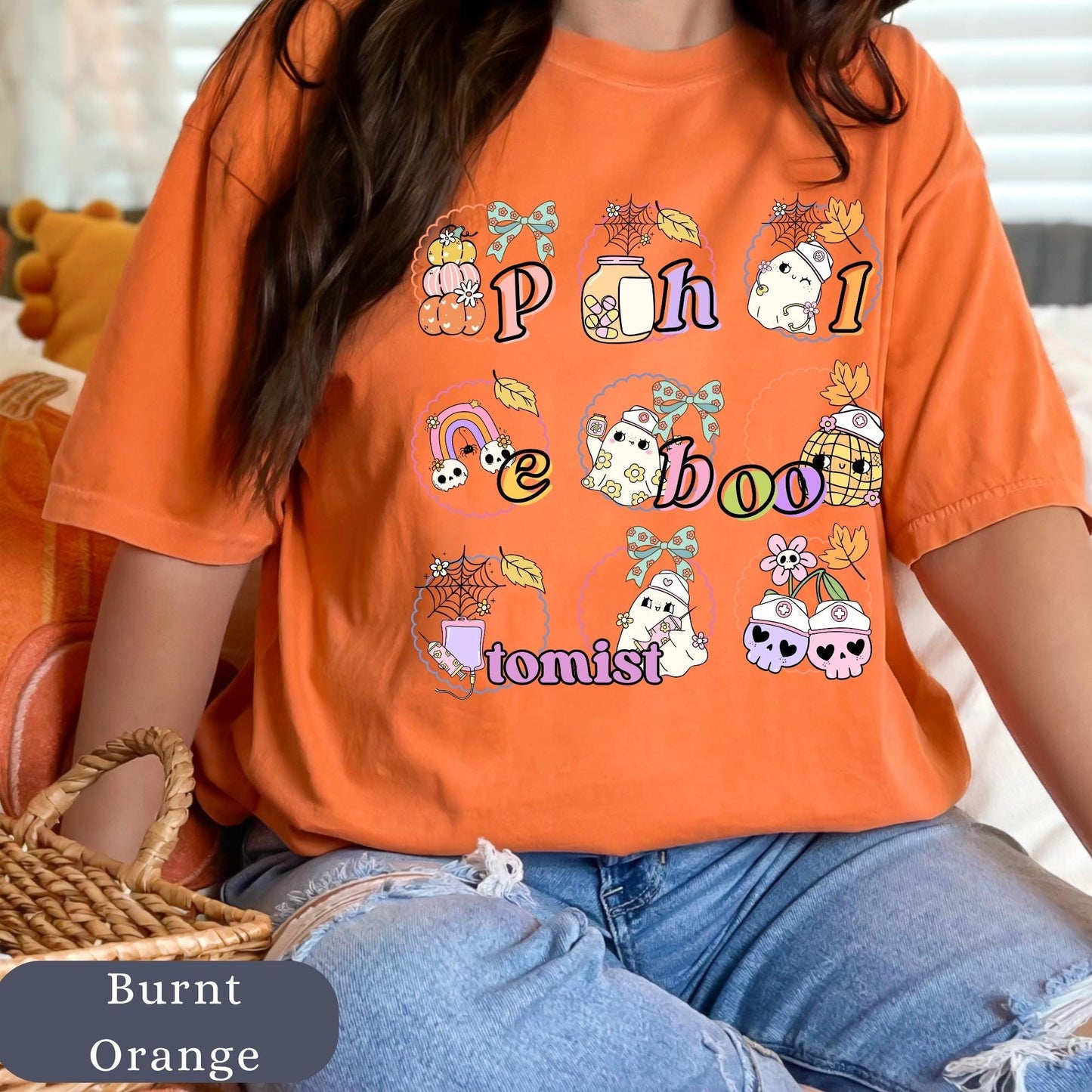 Retro Ghost Phlebotomist T-Shirt: Spooky Fall Lab Tech Tee